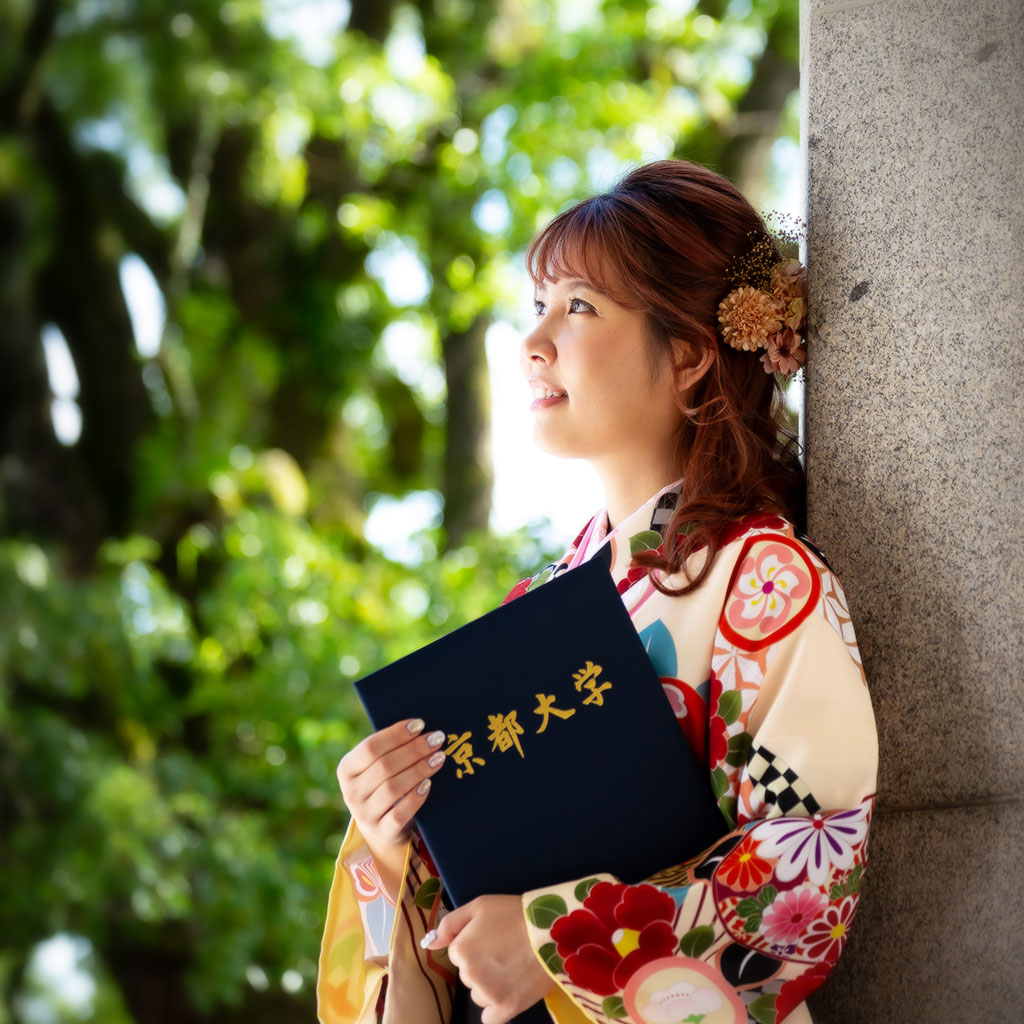 京都大学構内での卒業写真
