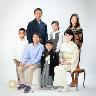 七五三のお祝い 5人兄弟の末っ子、三つ詣りの男児とご家族の皆様