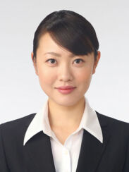 口元は二つ目のポイントです。キュッと引き締まった口元には、意思の強さを感じさせます。 リクルート用証明写真