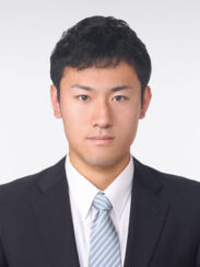 ネクタイの結び目は男の見せ場。しっかり練習しましょう。 リクルート用証明写真