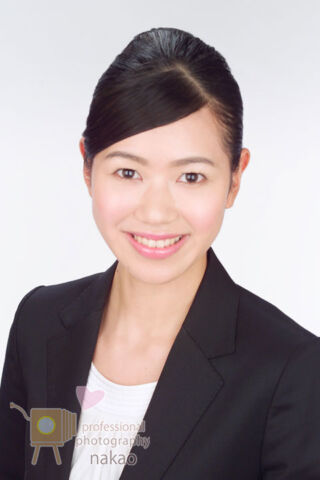 正しい姿勢が減原点。本来あるべき頭の位置を体が思い出すまで、何度もチャレンジしましょう。 プロフィール&プロモーションフォト CA応募用