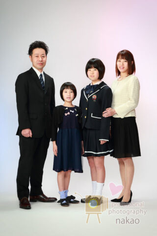 小学校卒業 家族写真 小学校卒業 4人で家族写真